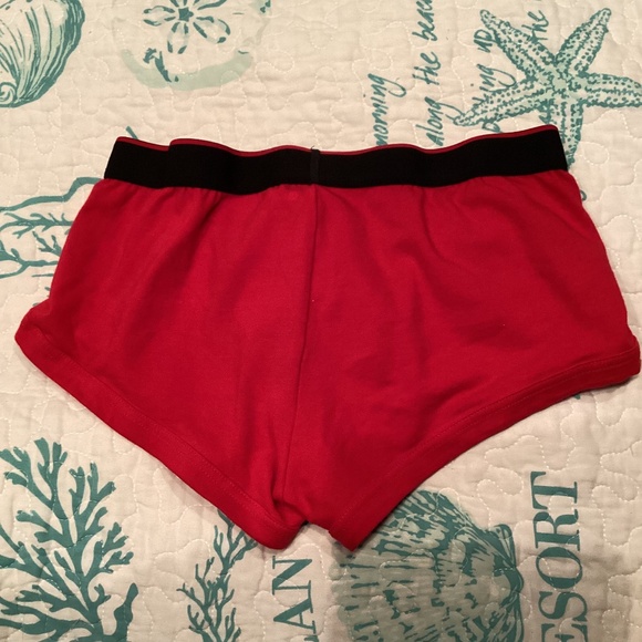 Papi, red and black medium trunks - Picture 3 of 3